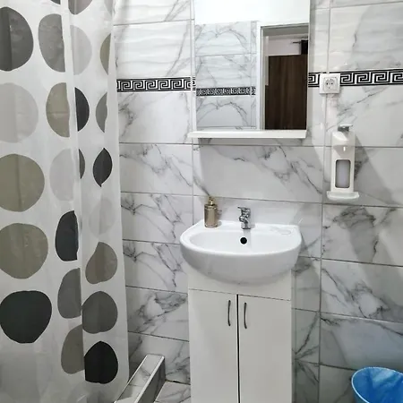 Luigi Guest house *