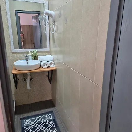 Luigi Guest house *